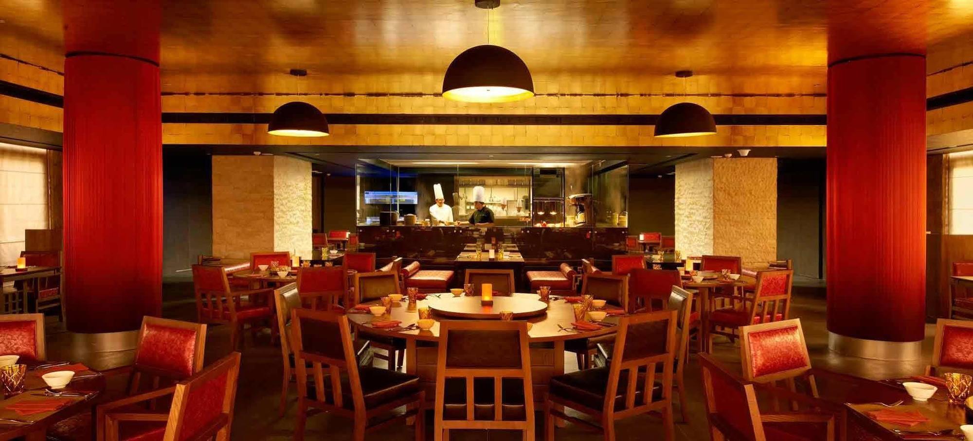 Sofitel Dubai Palm Apartments Екстер'єр фото Interior of a restaurant in the hotel